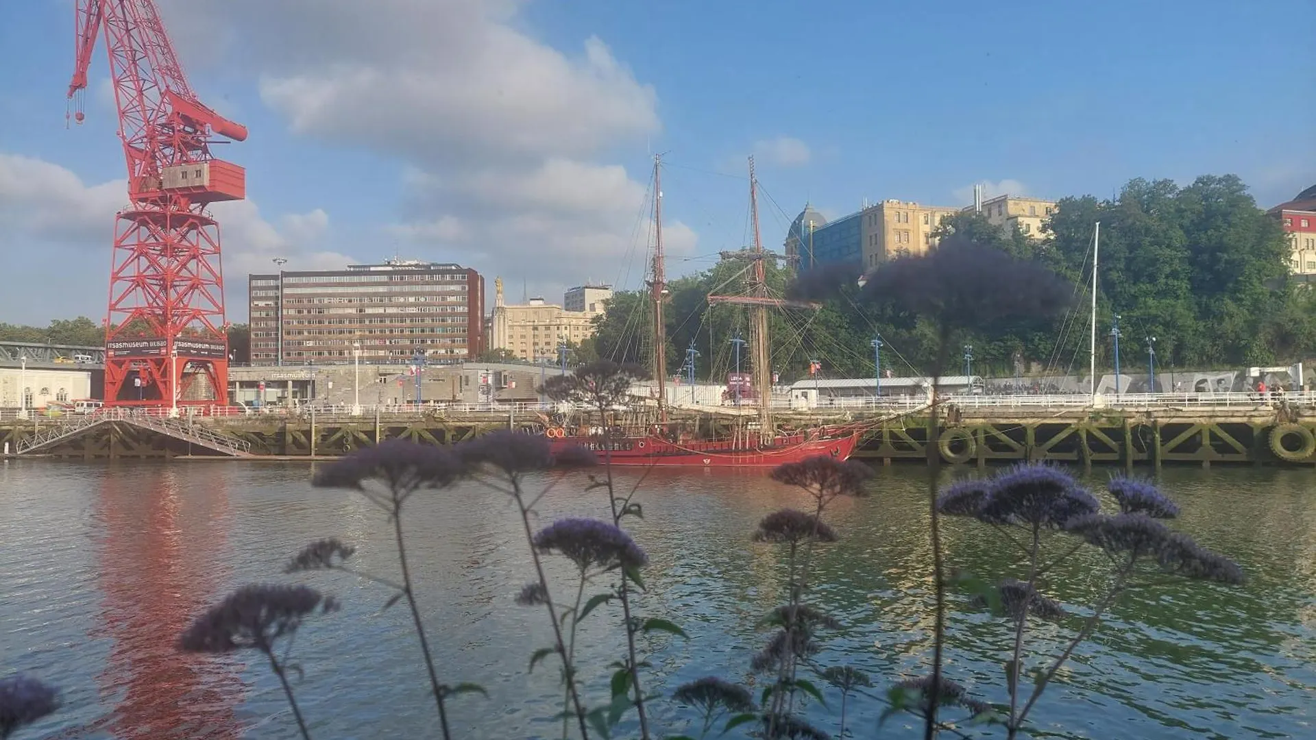 Bilbao Center Apt 90'S Parking Δωμάτια σε οικογενειακή κατοικία